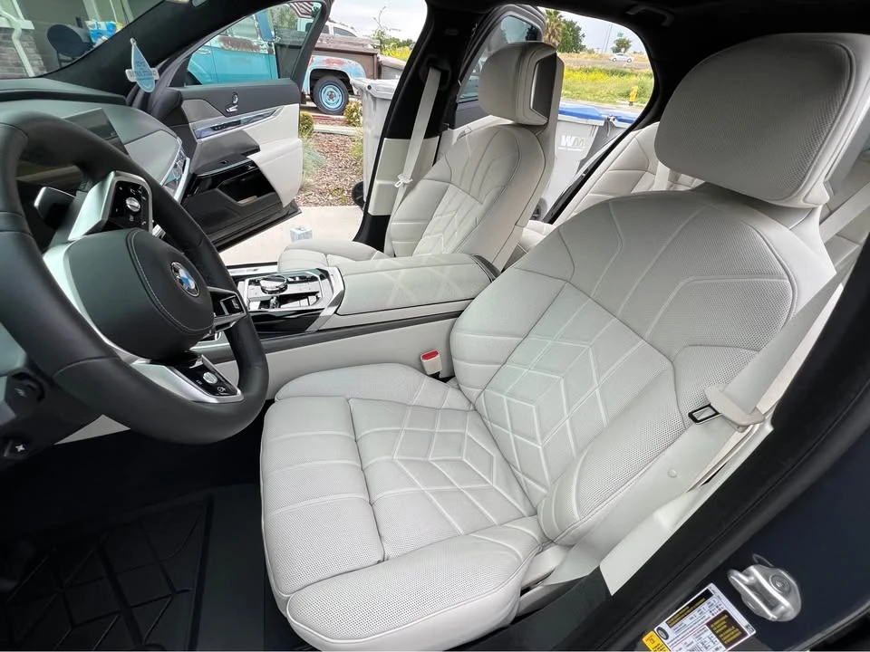 2023 BMW G70 7 Series - Image 5 of 11