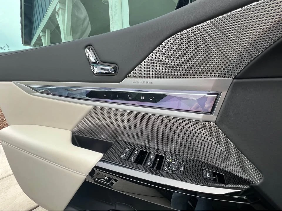 2023 BMW G70 7 Series - Image 7 of 11