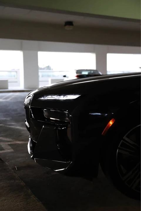 2023 BMW G70 7 Series - Image 3 of 11