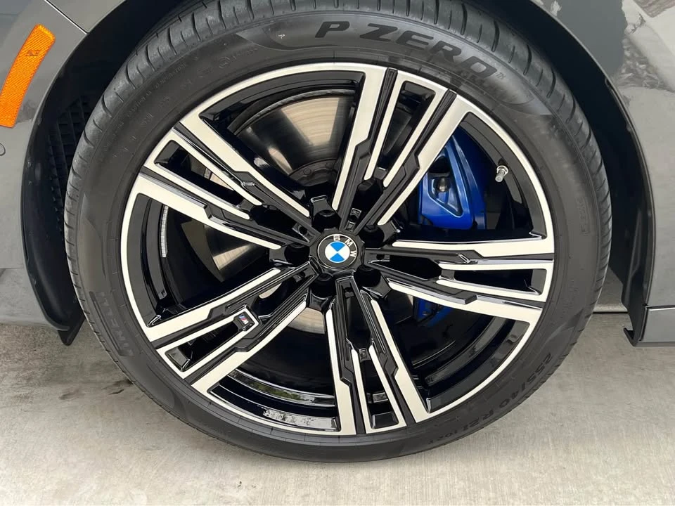 2023 BMW G70 7 Series - Image 10 of 11