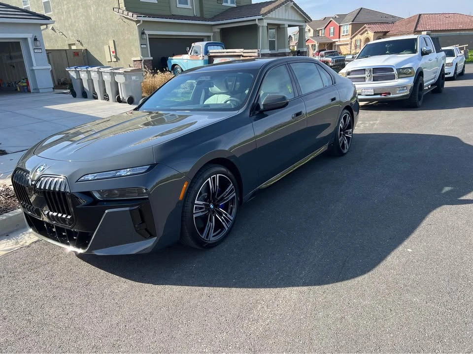 2023 BMW G70 7 Series - Image 2 of 11