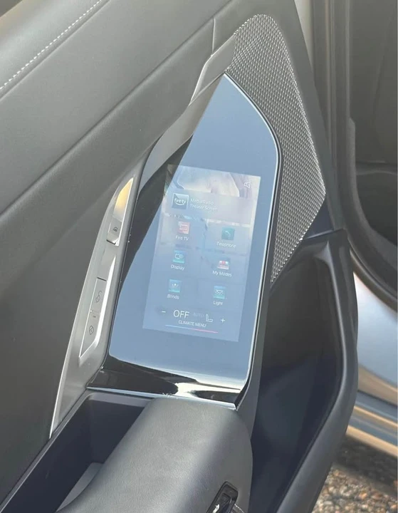 2023 BMW G70 7 Series - Image 9 of 9