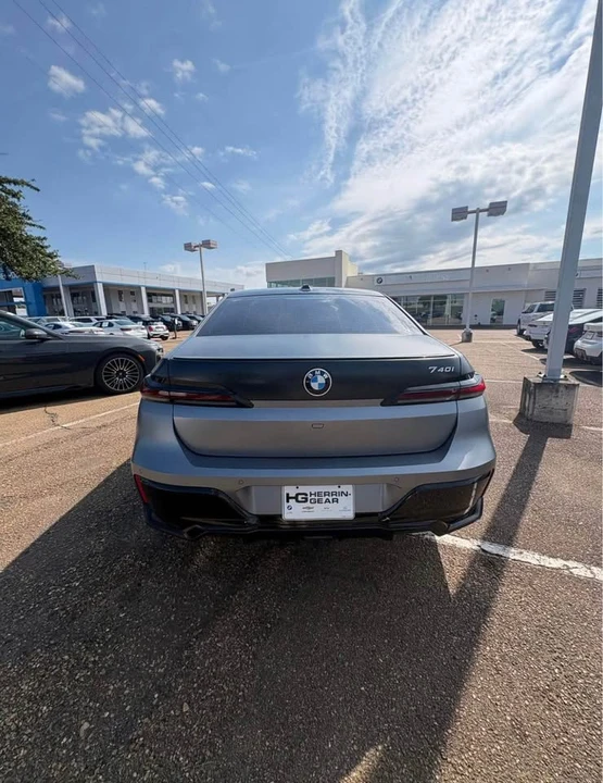2023 BMW G70 7 Series - Image 3 of 9