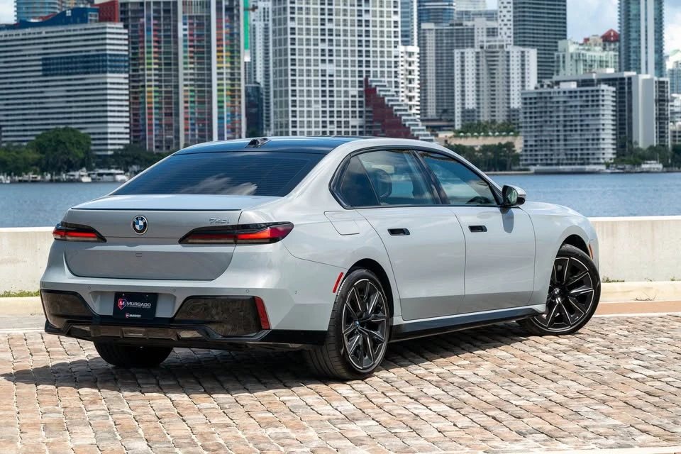 2023 BMW G70 7 Series - Image 2 of 7