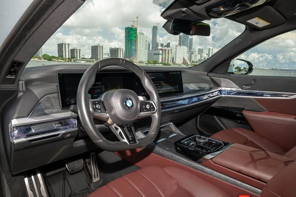 2023 BMW G70 7 Series - Image 5 of 7