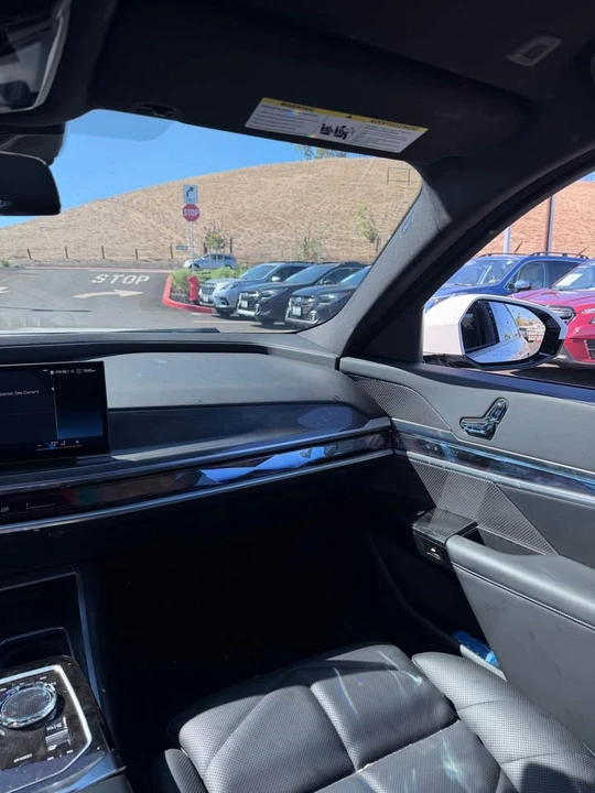 2023 BMW G70 7 Series - Image 9 of 11