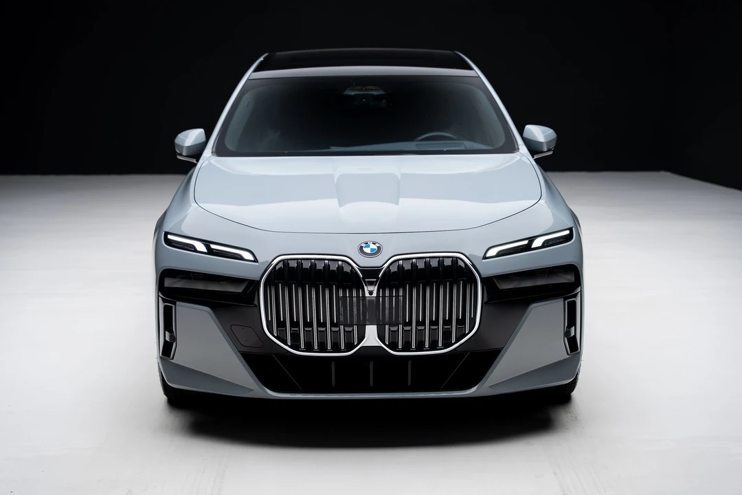 2023 BMW G70 7 Series - Image 7 of 12