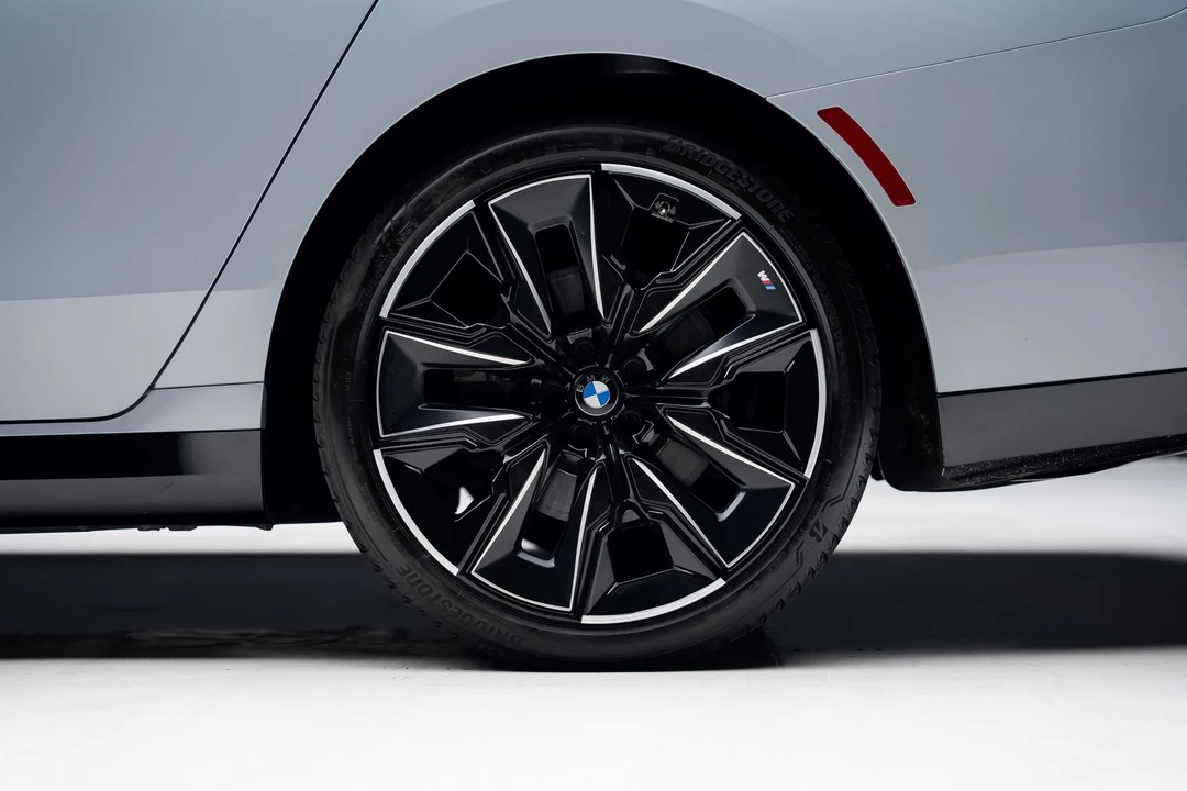 2023 BMW G70 7 Series - Image 21 of 21