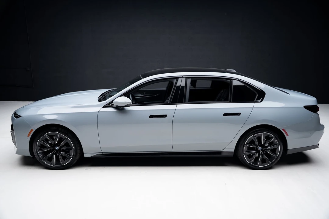 2023 BMW G70 7 Series - Image 17 of 21