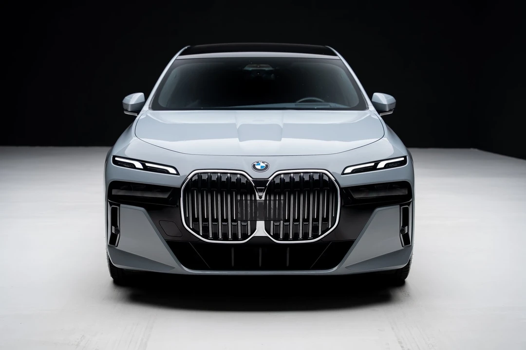 2023 BMW G70 7 Series - Image 8 of 21