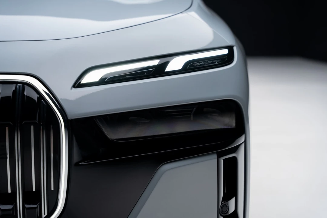 2023 BMW G70 7 Series - Image 11 of 21