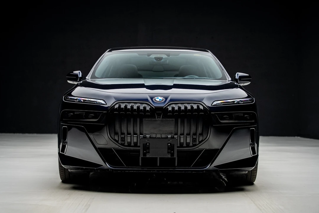 2023 BMW G70 7 Series - Image 9 of 12
