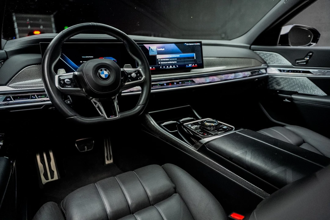 2023 BMW G70 7 Series - Image 2 of 12