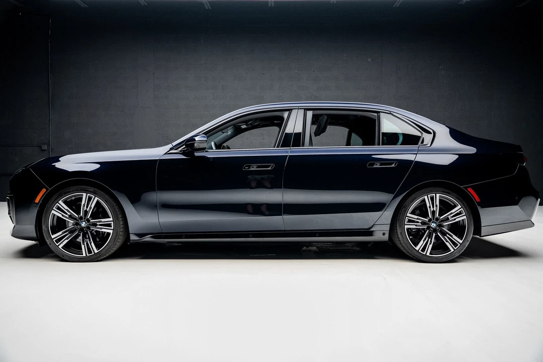2023 BMW G70 7 Series - Image 18 of 21