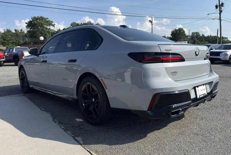 2023 BMW G70 7 Series - Image 10 of 14