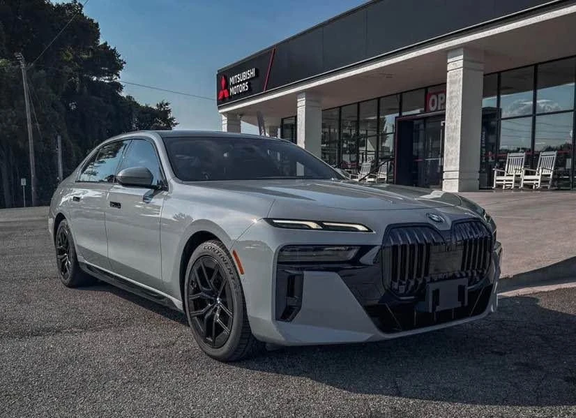 2023 BMW G70 7 Series - Image 2 of 14