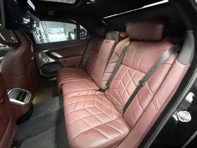 2023 BMW G70 7 Series - Image 17 of 20
