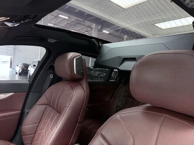 2023 BMW G70 7 Series - Image 14 of 20