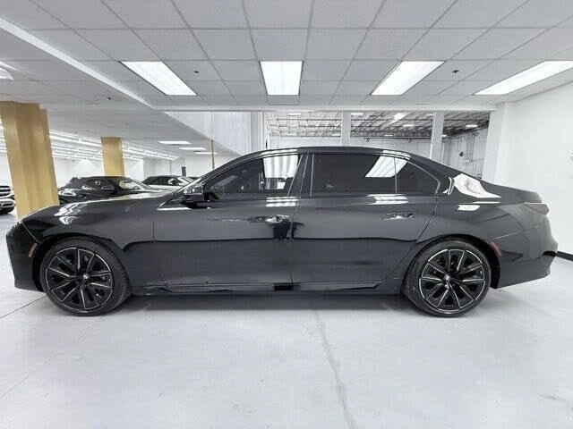 2023 BMW G70 7 Series - Image 3 of 20