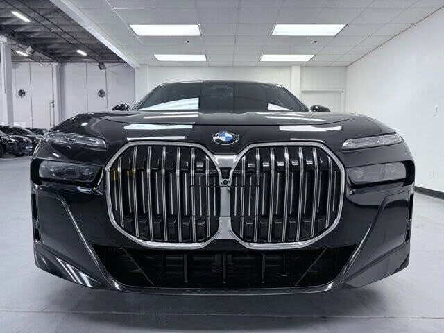 2023 BMW G70 7 Series - Image 2 of 20