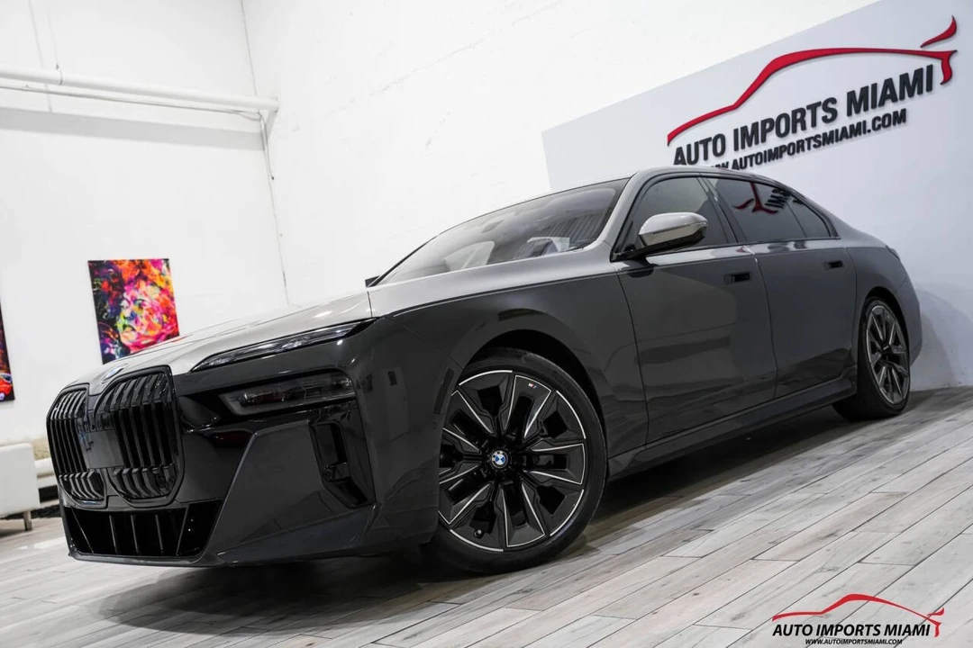 2023 BMW G70 7 Series - Image 3 of 12