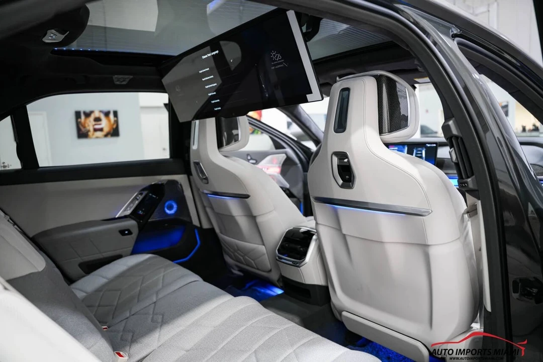 2023 BMW G70 7 Series - Image 12 of 12