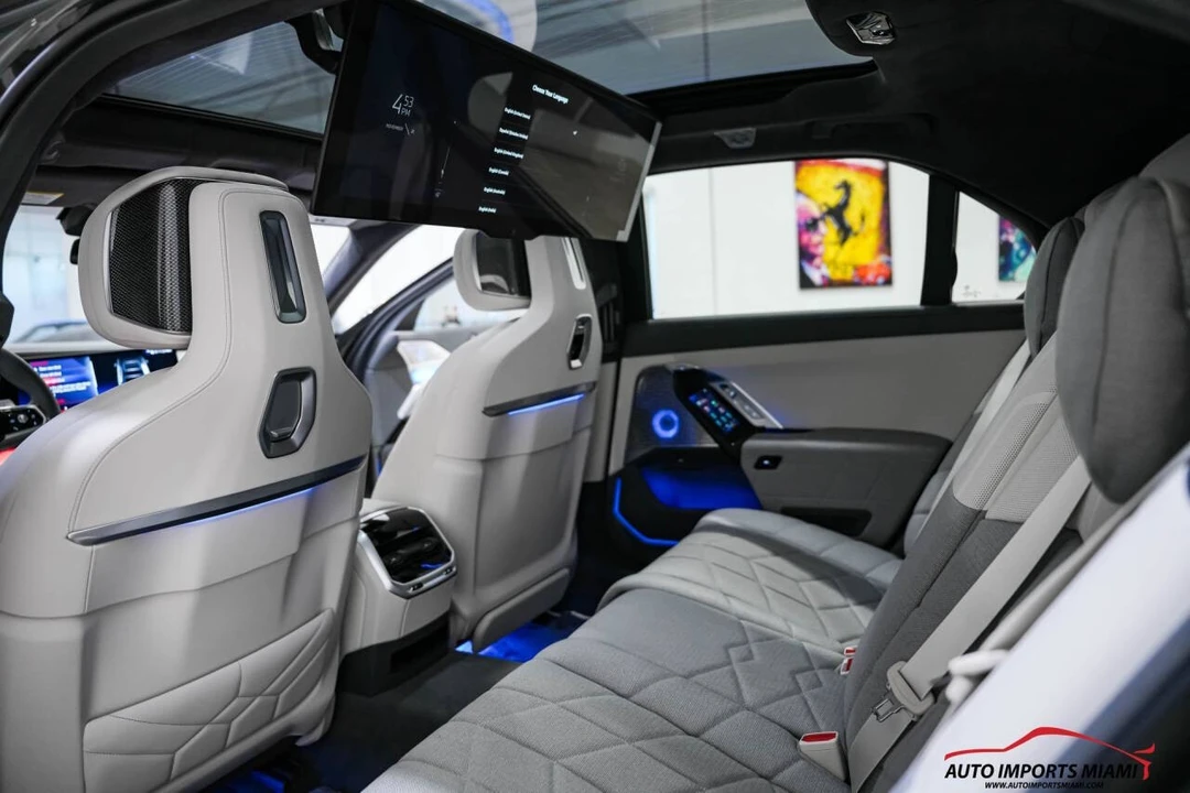 2023 BMW G70 7 Series - Image 10 of 12