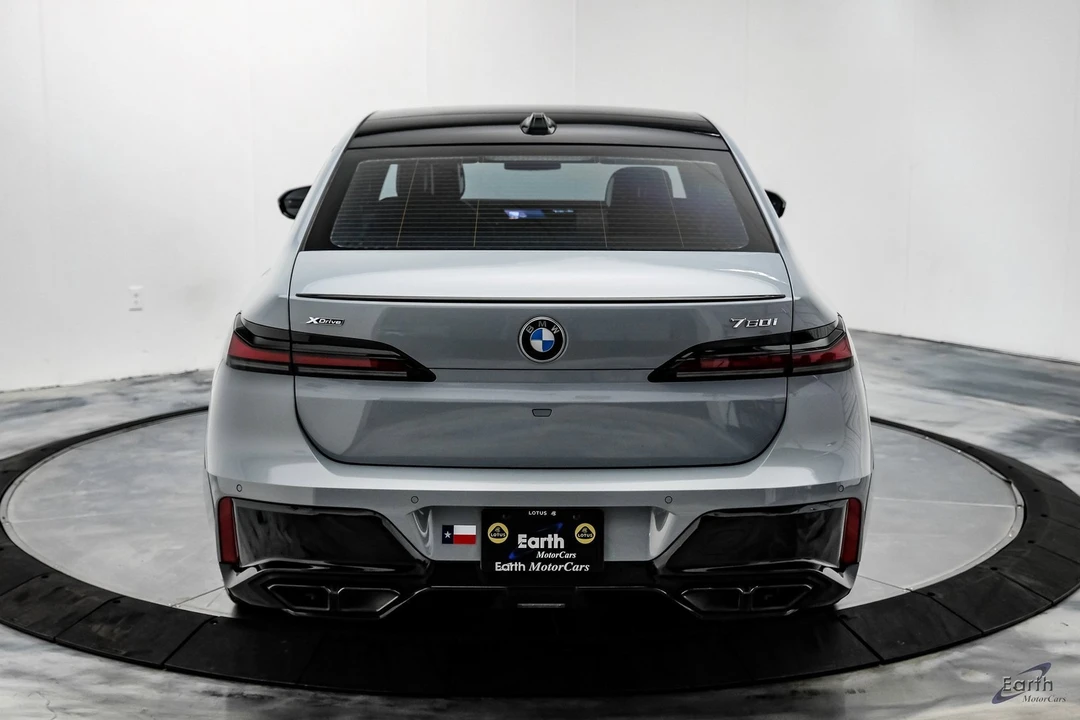 2023 BMW G70 7 Series - Image 11 of 12