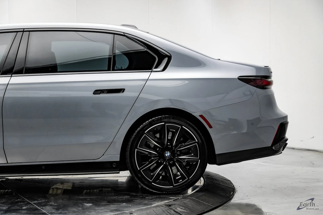 2023 BMW G70 7 Series - Image 7 of 12