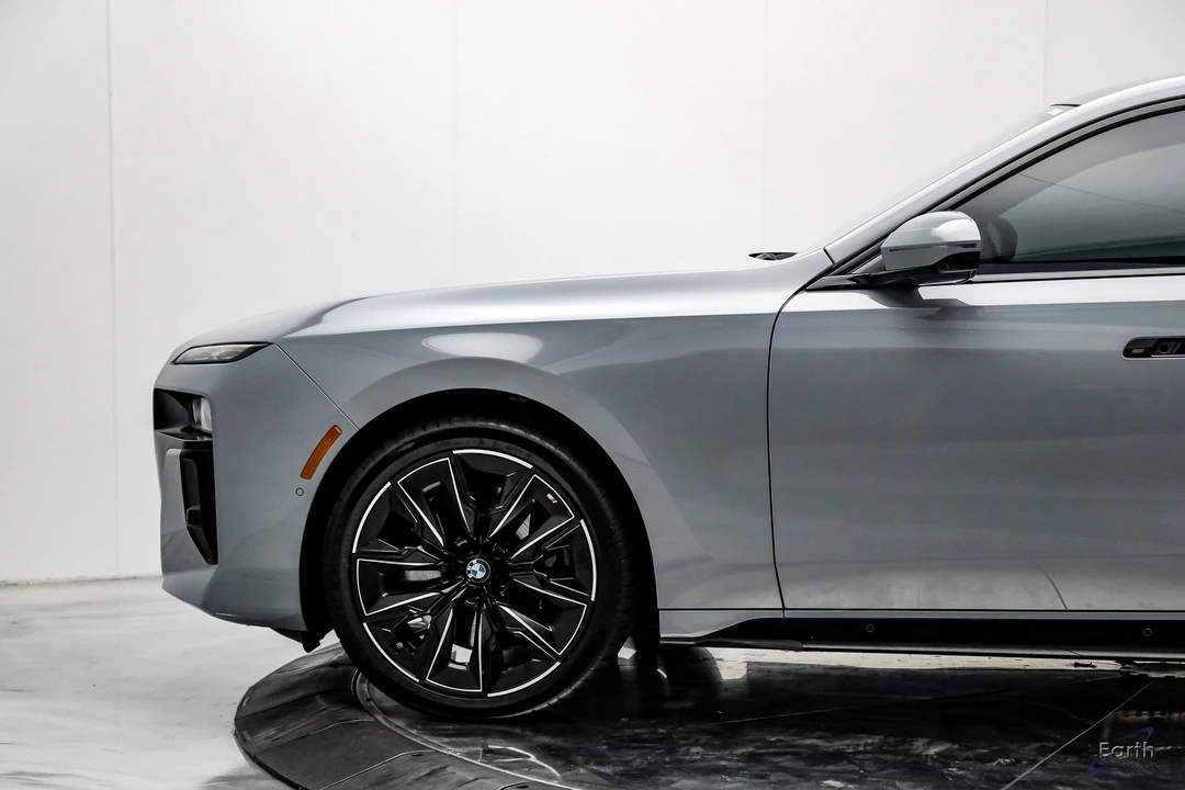 2023 BMW G70 7 Series - Image 6 of 12