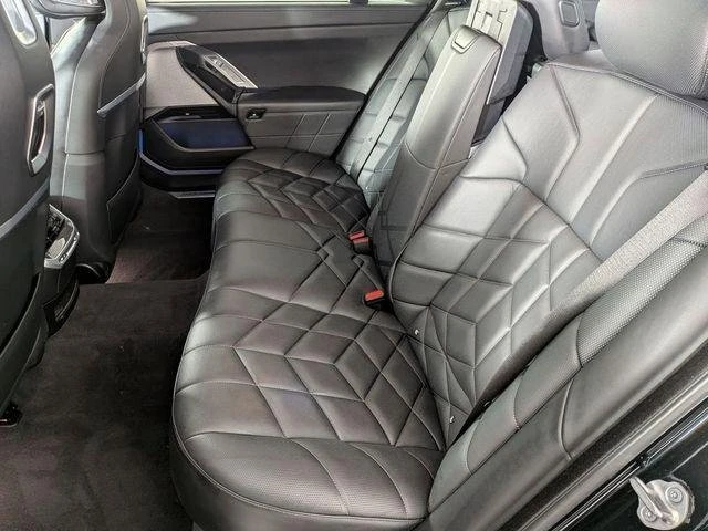 2023 BMW G70 7 Series - Image 5 of 8