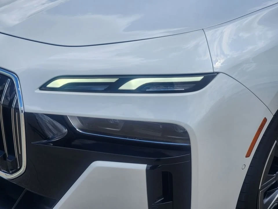 2023 BMW G70 7 Series - Image 9 of 20