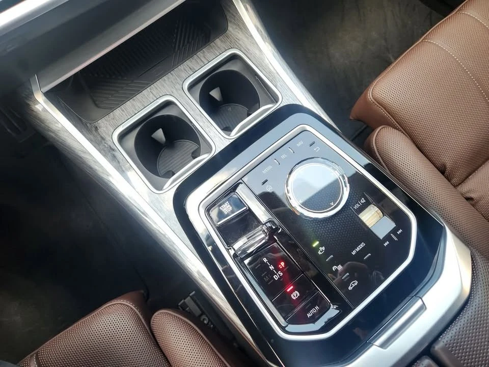 2023 BMW G70 7 Series - Image 16 of 20