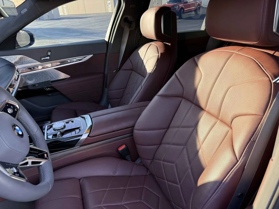 2023 BMW G70 7 Series - Image 7 of 10