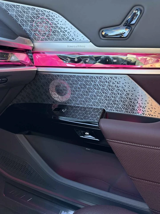 2023 BMW G70 7 Series - Image 8 of 10