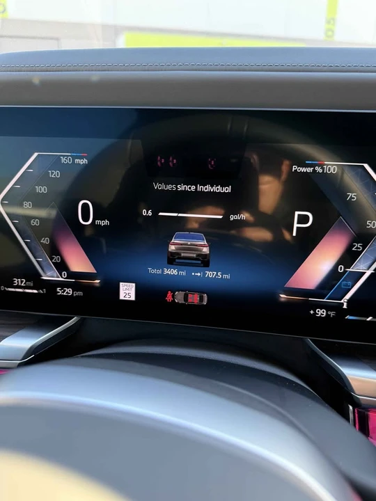 2023 BMW G70 7 Series - Image 9 of 10