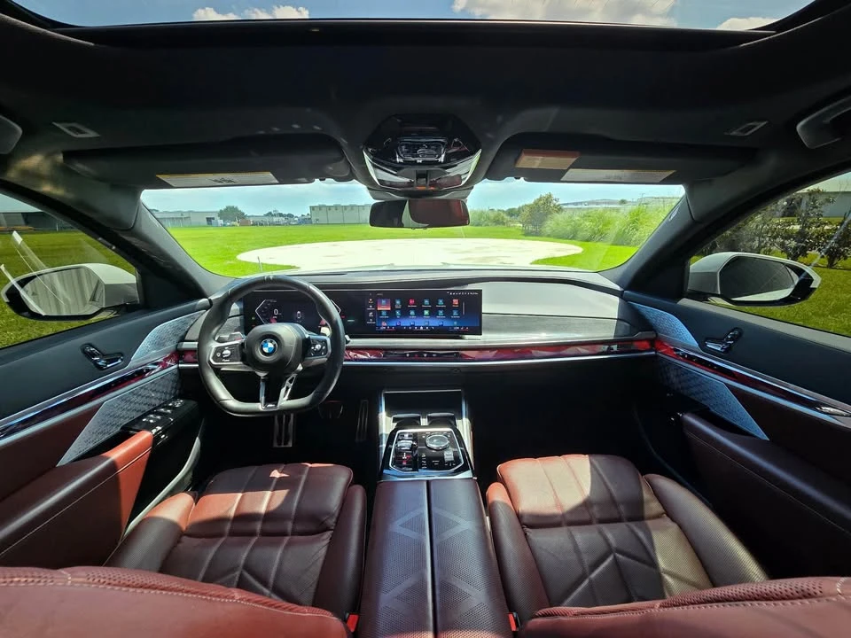 2023 BMW G70 7 Series - Image 11 of 12