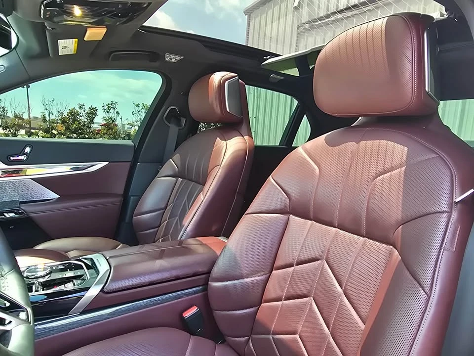 2023 BMW G70 7 Series - Image 10 of 12