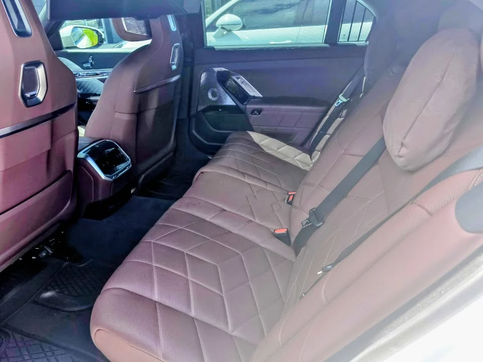 2023 BMW G70 7 Series - Image 9 of 9