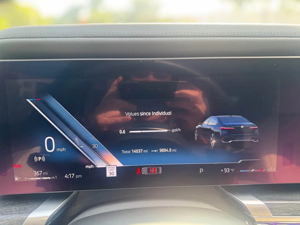 2023 BMW G70 7 Series - Image 17 of 18