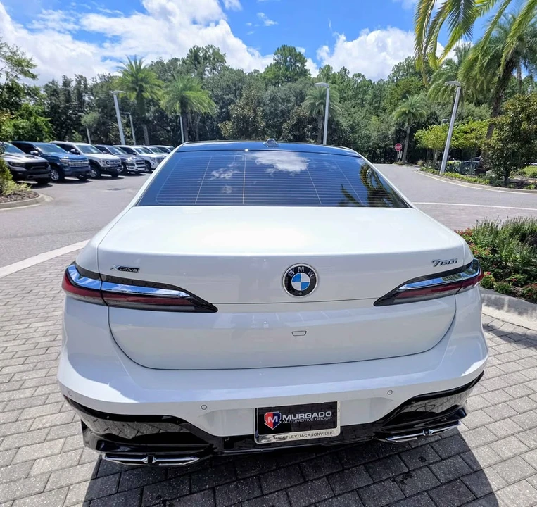2023 BMW G70 7 Series - Image 4 of 9