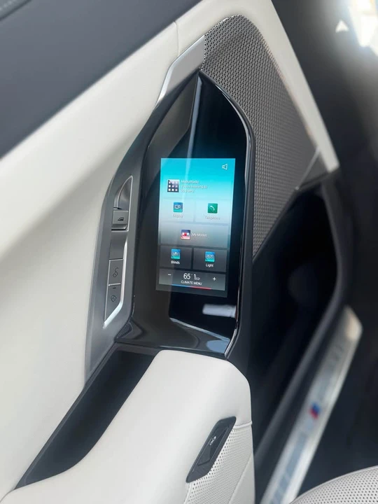 2023 BMW G70 7 Series - Image 10 of 18