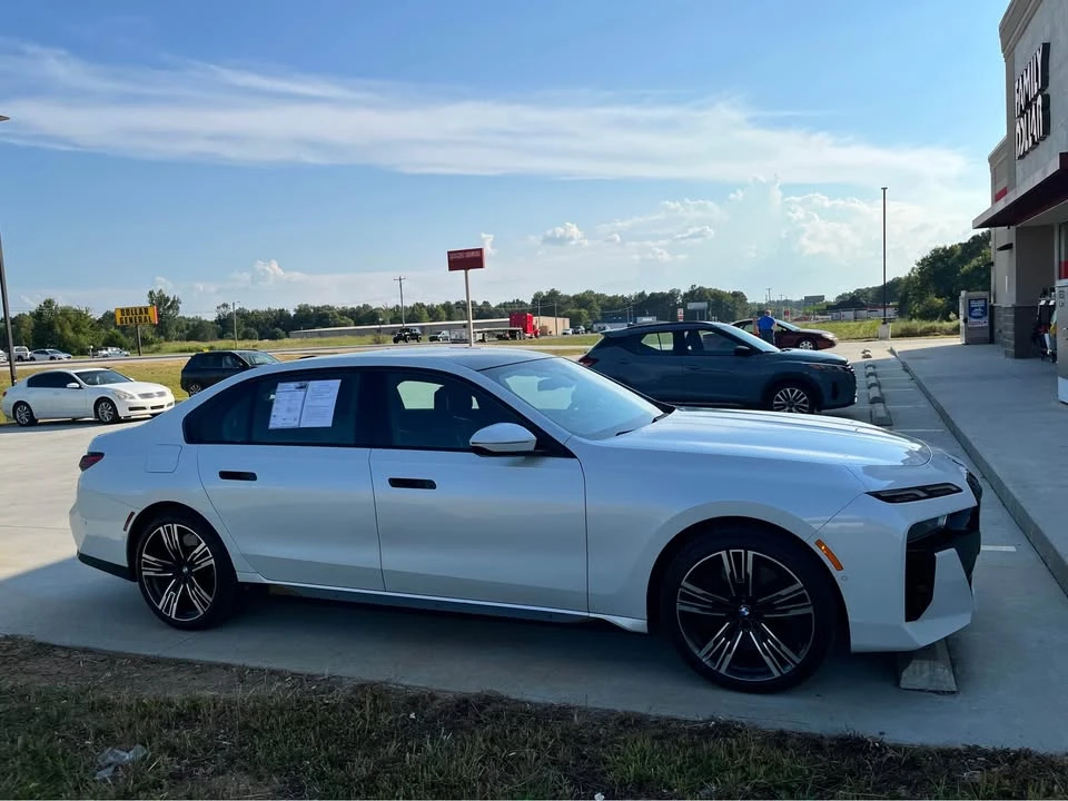 2023 BMW G70 7 Series - Image 2 of 18