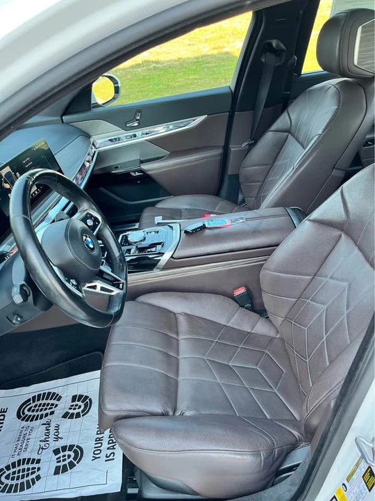 2023 BMW G70 7 Series - Image 13 of 18