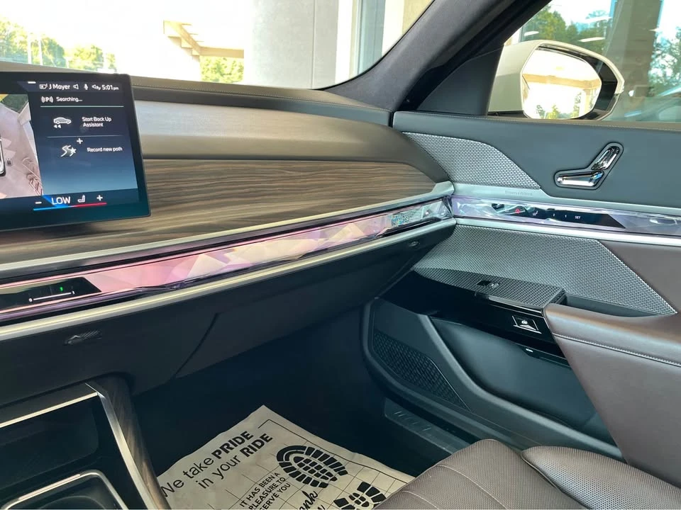 2023 BMW G70 7 Series - Image 14 of 18