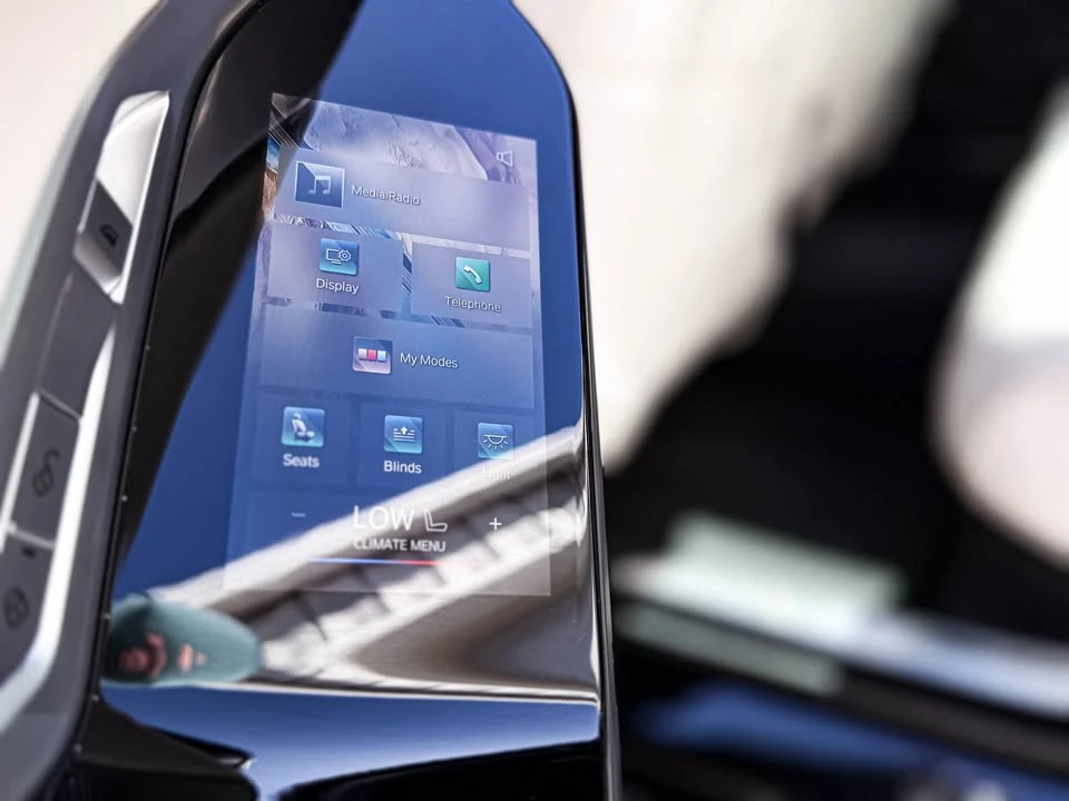 2023 BMW G70 7 Series - Image 12 of 13