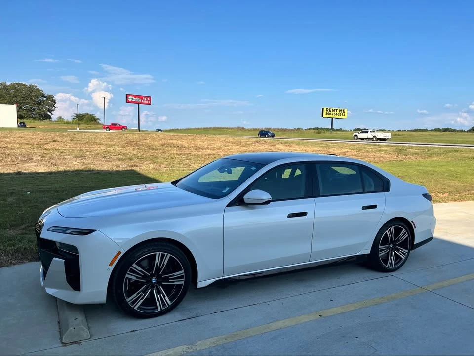 2023 BMW G70 7 Series - Image 6 of 18