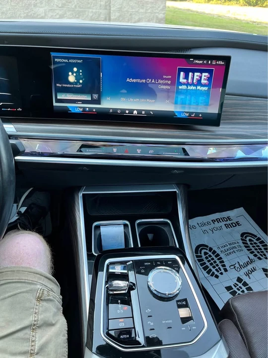 2023 BMW G70 7 Series - Image 8 of 18
