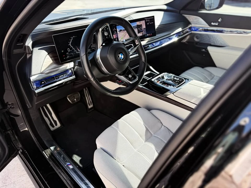 2023 BMW G70 7 Series - Image 5 of 13