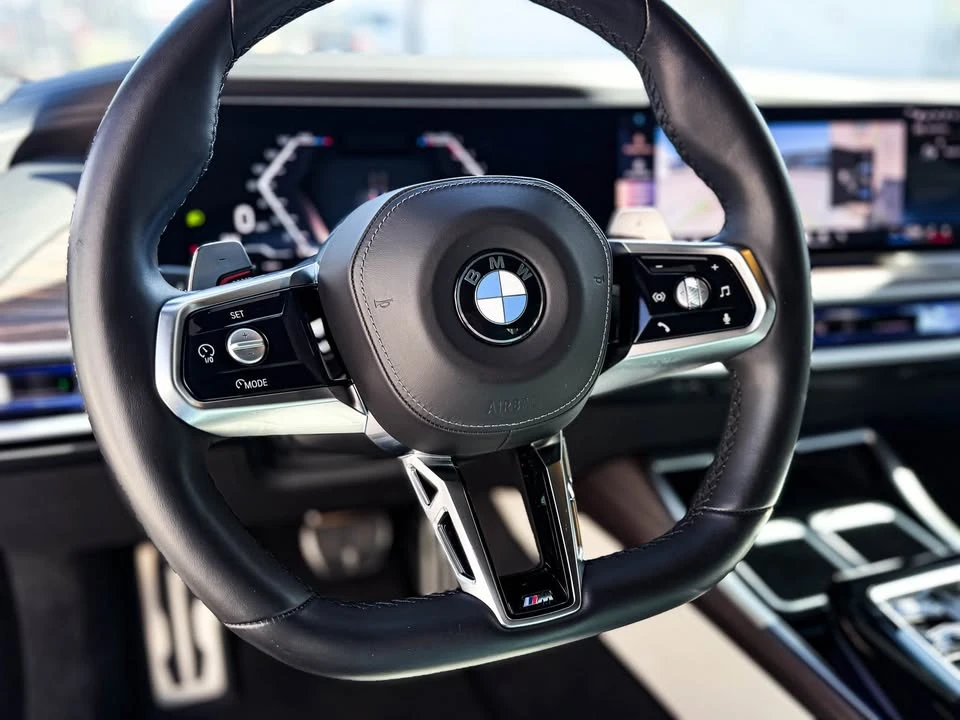 2023 BMW G70 7 Series - Image 9 of 13